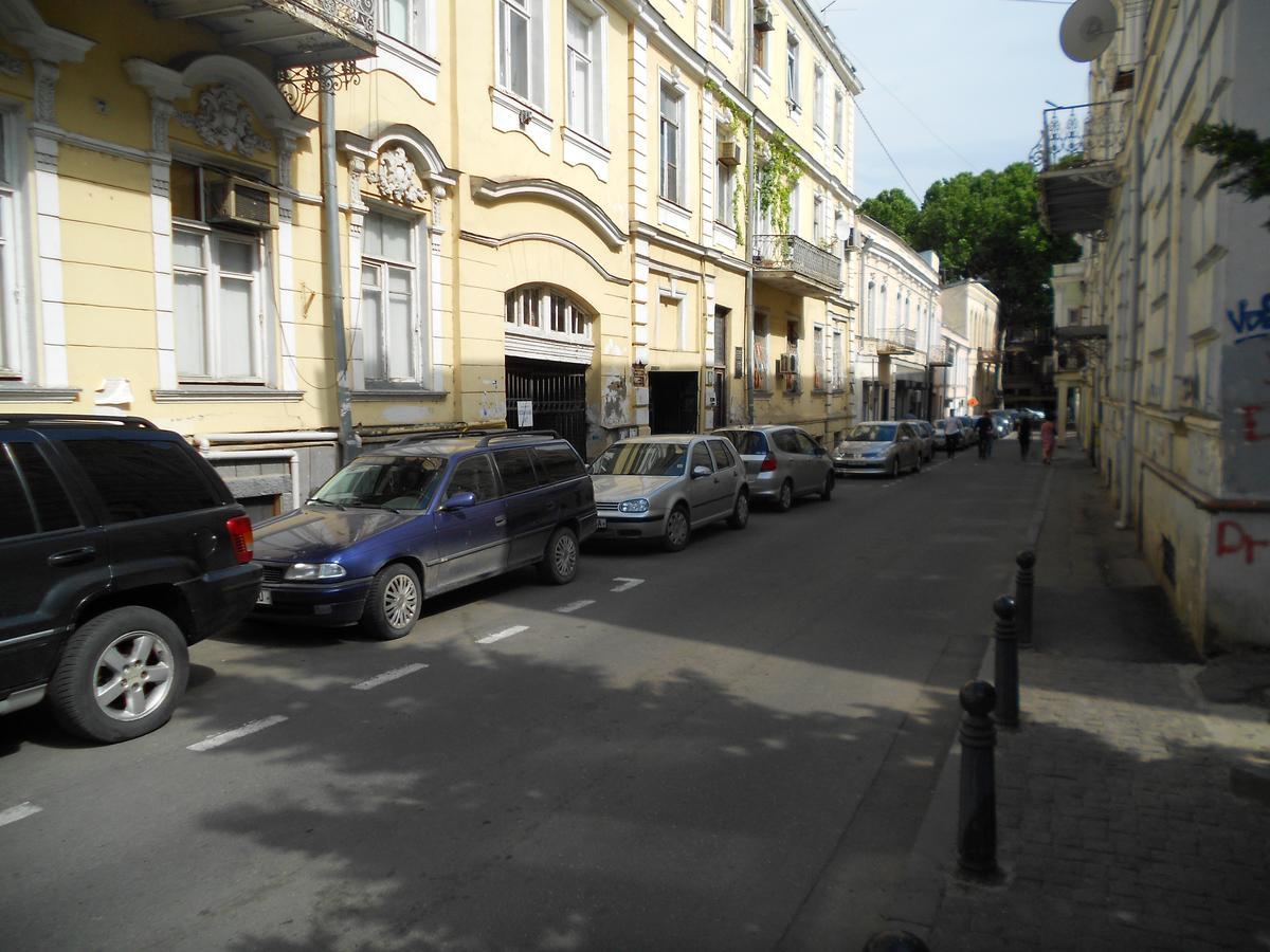 Apartment On Sulkhan-Saba Roma Tbilisi Exterior photo